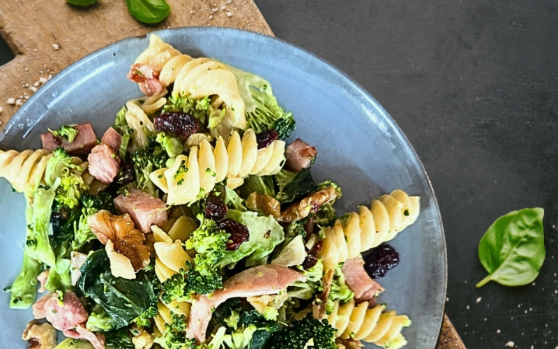 Creamy Broccoli Pasta Salad with Bacon Creamy broccoli salad