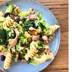Creamy Broccoli Pasta Salad with Bacon Creamy broccoli pasta salad